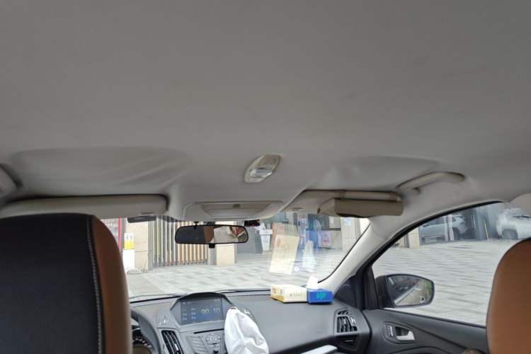 Used Ford Kuga 2015 1.5L GTDi Two-Wheel-Drive Comfort Model Headliner