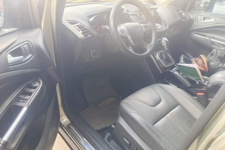 Used Ford Kuga 2015 2.0L GTDi Four-Wheel-Drive Sport Model Interior 1