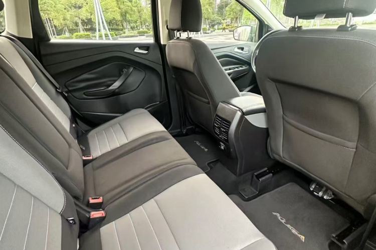 Used Ford Kuga 2015 1.5L GTDi Two-Wheel-Drive Comfort Model Interior 2
