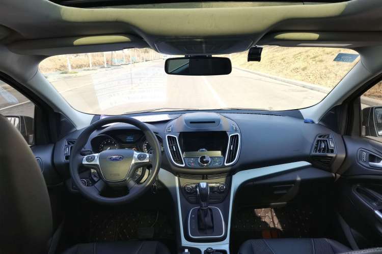 Used Ford Kuga 2015 1.5L GTDi Two-Wheel Drive Fashion Edition Interior 2
