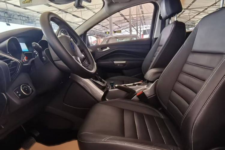 Used Ford Kuga 2015 2.0L GTDi Four-Wheel Drive Prestige Model Interior 2