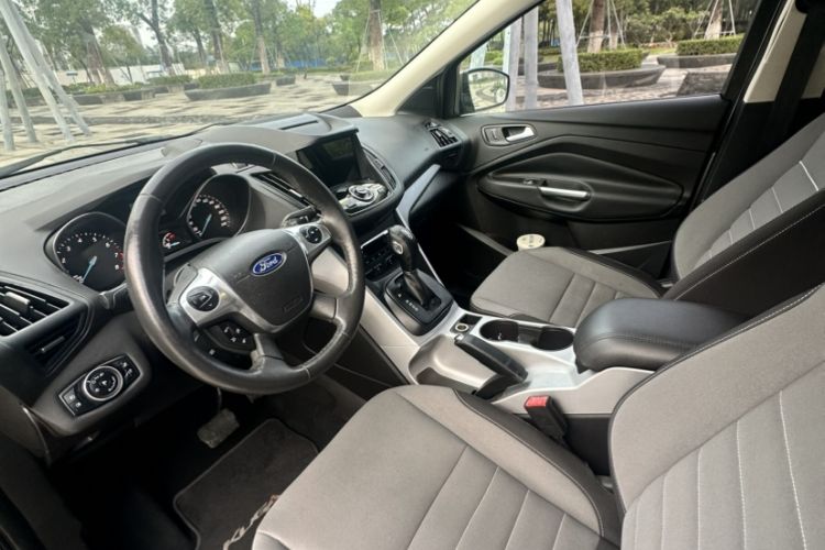 Used Ford Kuga 2015 1.5L GTDi Two-Wheel-Drive Comfort Model Interior 3