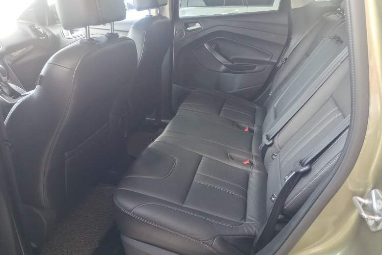 Used Ford Kuga 2015 2.0L GTDi Four-Wheel-Drive Sport Model Interior 3
