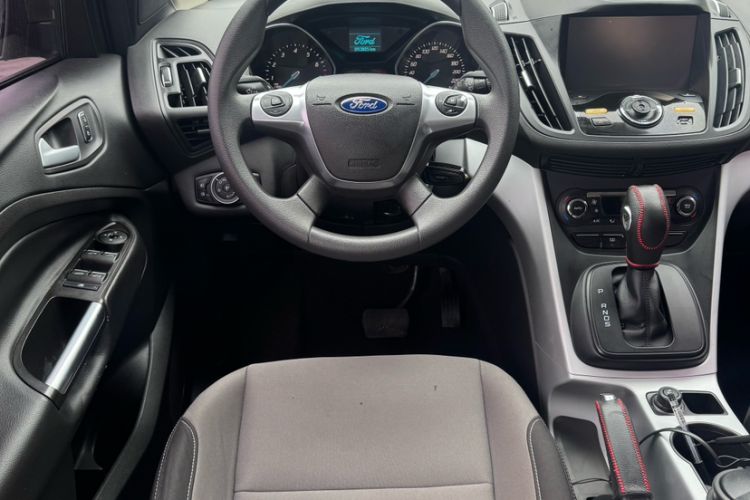 Used Ford Kuga 2015 1.5L GTDi Two-Wheel-Drive Comfort Model Interior 3