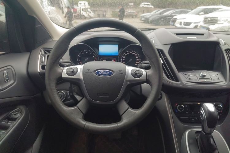 Used Ford Kuga 2015 1.5L GTDi Four-Wheel-Drive Elite Model Interior 3