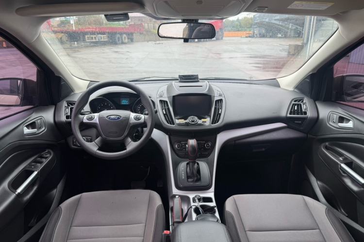Used Ford Kuga 2015 1.5L GTDi Two-Wheel-Drive Comfort Model Interior 4