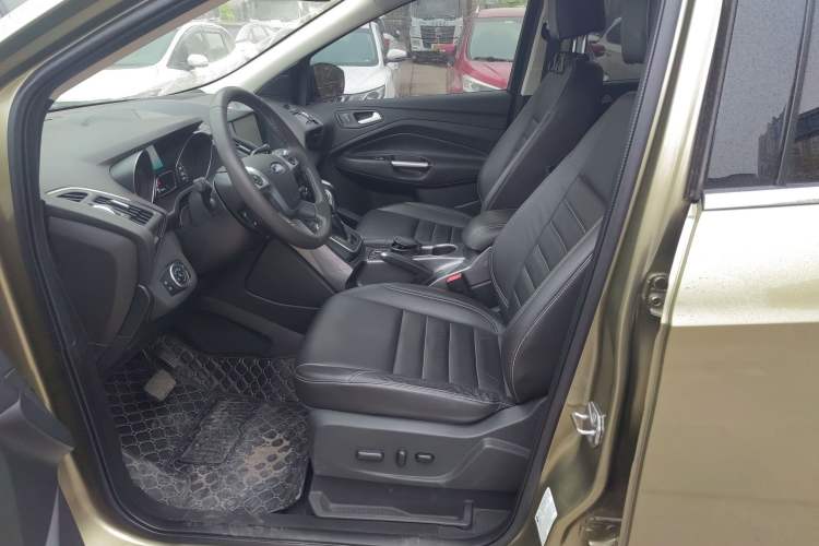 Used Ford Kuga 2015 1.5L GTDi Four-Wheel-Drive Elite Model Interior 4