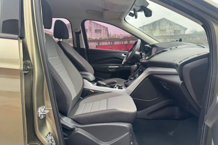 Used Ford Kuga 2015 1.5L GTDi Two-Wheel-Drive Comfort Model Interior 5