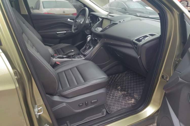 Used Ford Kuga 2015 1.5L GTDi Four-Wheel-Drive Elite Model Interior 5
