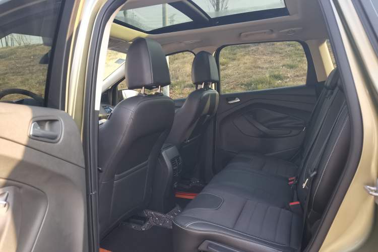 Used Ford Kuga 2015 1.5L GTDi Two-Wheel Drive Fashion Edition Interior 6