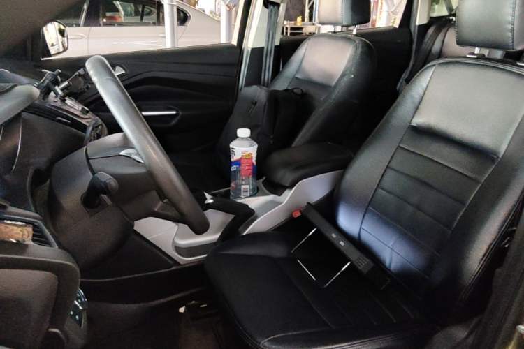 Used Ford Kuga 2015 1.5L GTDi Two-Wheel-Drive Comfort Model Left Front Seat