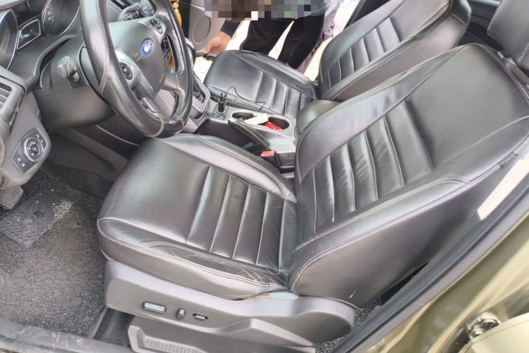 Used Ford Kuga 2015 1.5L GTDi Four-Wheel-Drive Elite Model Left Front Seat
