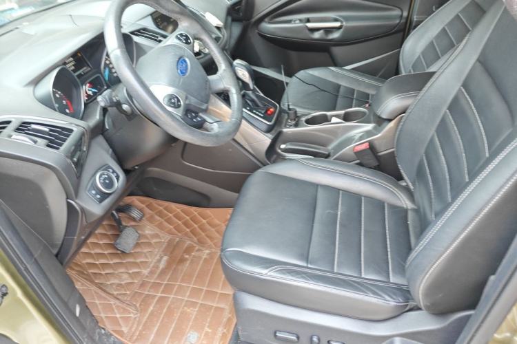 Used Ford Kuga 2015 2.0L GTDi Four-Wheel-Drive Sport Model Left Front Seat