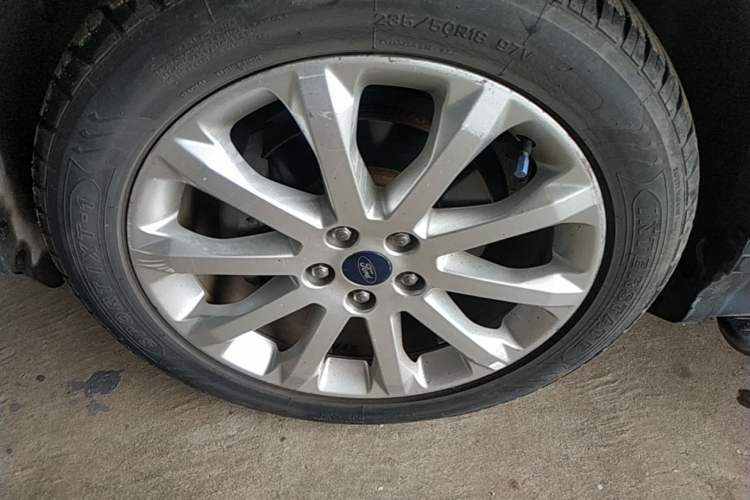 Used Ford Kuga 2015 1.5L GTDi Two-Wheel-Drive Comfort Model Left Front Wheel Hub