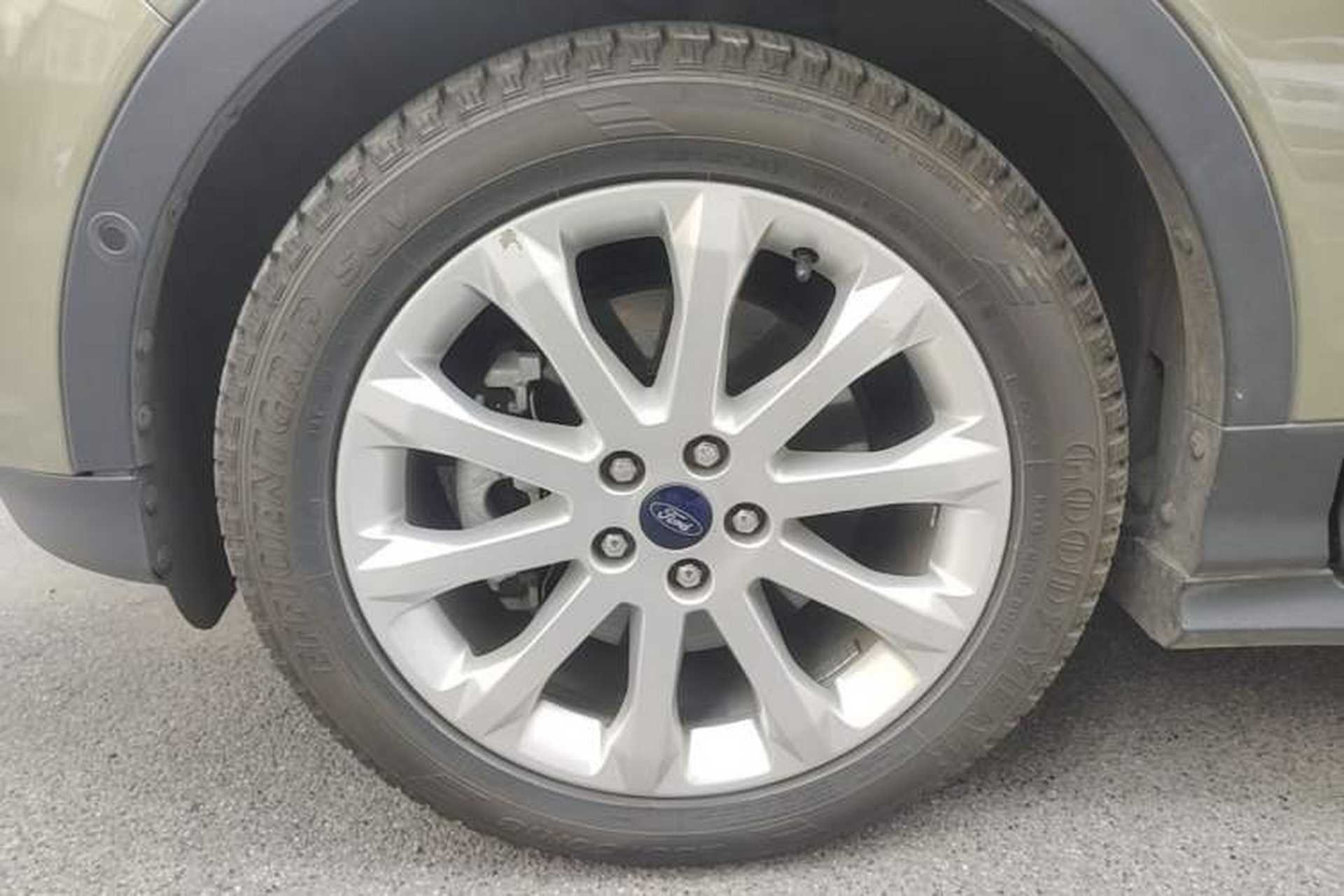 Used Ford Kuga 2015 2.0L GTDi Four-Wheel Drive Prestige Model Left Front Wheel Hub