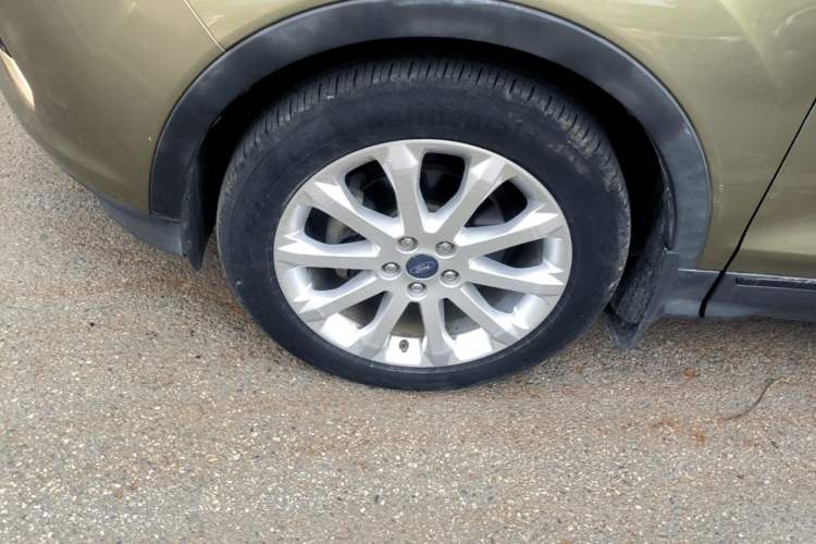 Used Ford Kuga 2015 1.5L GTDi Two-Wheel-Drive Comfort Model Left Front Wheel Hub