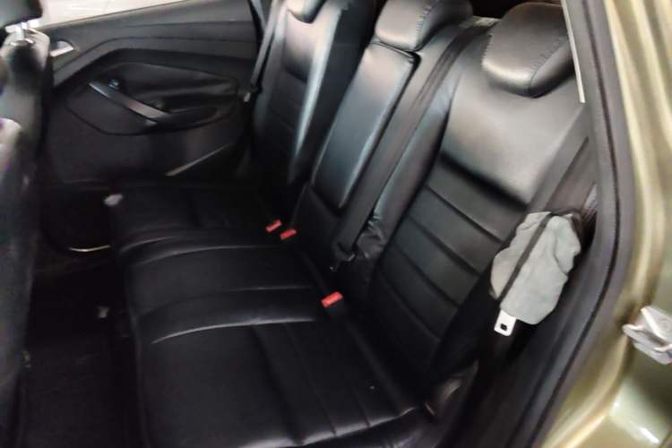 Used Ford Kuga 2015 1.5L GTDi Two-Wheel-Drive Comfort Model Left Rear Seat