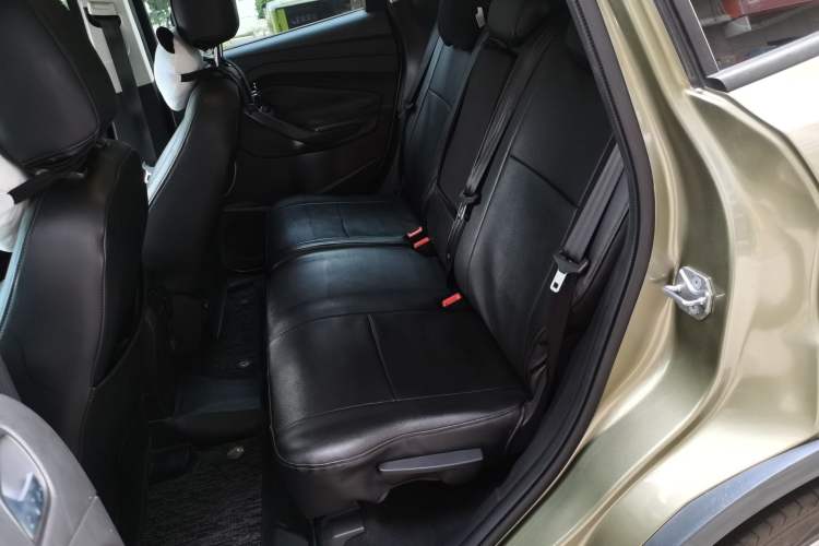 Used Ford Kuga 2015 1.5L GTDi Two-Wheel-Drive Comfort Model Left Rear Seat