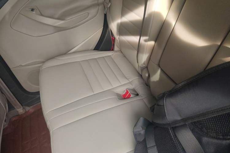 Used Ford Kuga 2015 2.0L GTDi Four-Wheel Drive Prestige Model Left Rear Seat