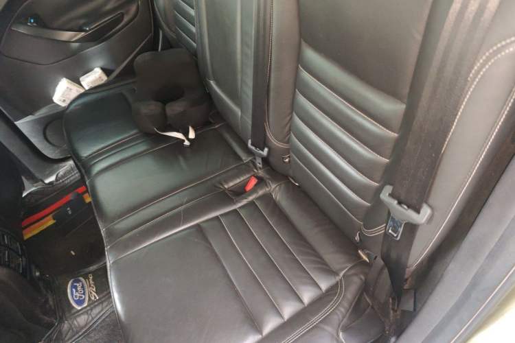Used Ford Kuga 2015 1.5L GTDi Four-Wheel-Drive Elite Model Left Rear Seat