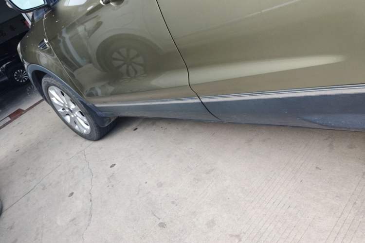 Used Ford Kuga 2015 2.0L GTDi Four-Wheel Drive Prestige Model Left Side Sill