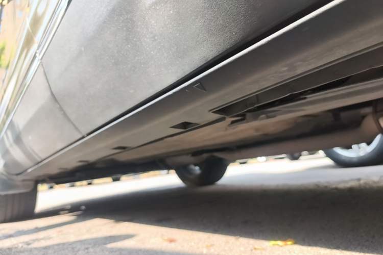 Used Ford Kuga 2015 2.0L GTDi Four-Wheel Drive Prestige Model Left Side Sill