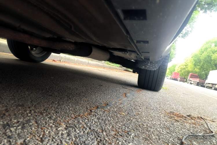 Used Ford Kuga 2015 1.5L GTDi Two-Wheel-Drive Comfort Model Left Side Sill