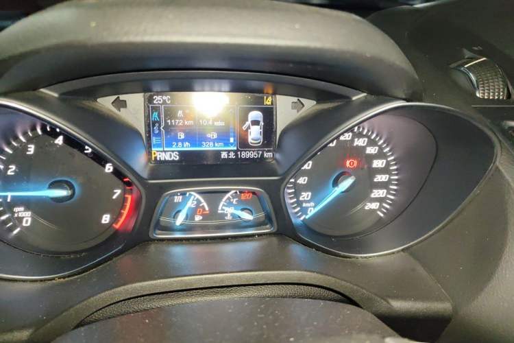 Used Ford Kuga 2015 2.0L GTDi Four-Wheel Drive Prestige Model Odometer Close Up