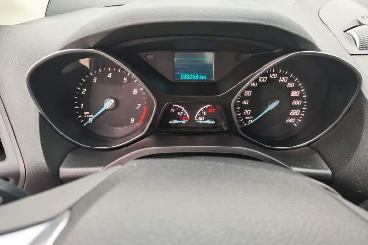 Used Ford Kuga 2015 1.5L GTDi Two-Wheel Drive Fashion Edition Odometer Close Up