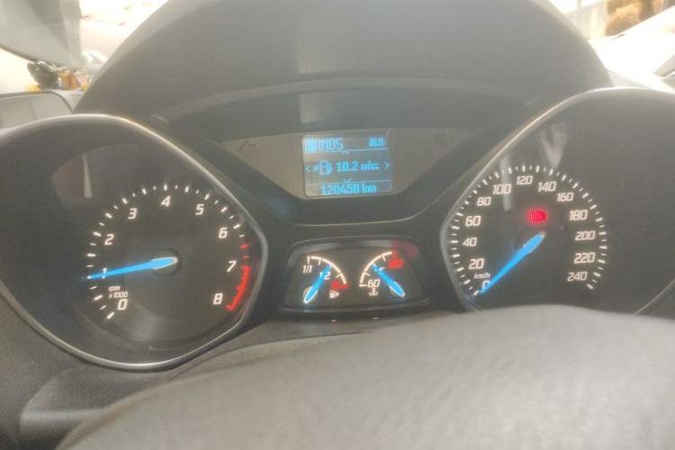 Used Ford Kuga 2015 1.5L GTDi Two-Wheel Drive Fashion Edition Odometer Close Up