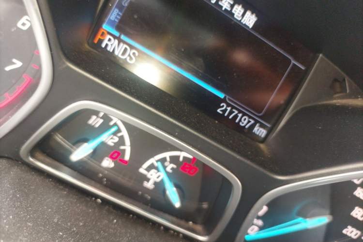Used Ford Kuga 2015 2.0L GTDi Four-Wheel Drive Elite Model Odometer Close Up