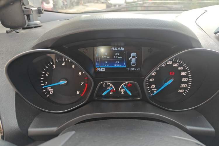 Used Ford Kuga 2015 1.5L GTDi Four-Wheel-Drive Elite Model Odometer Close Up