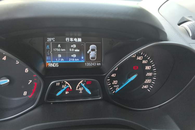 Used Ford Kuga 2015 1.5L GTDi Four-Wheel-Drive Elite Model Odometer Close Up