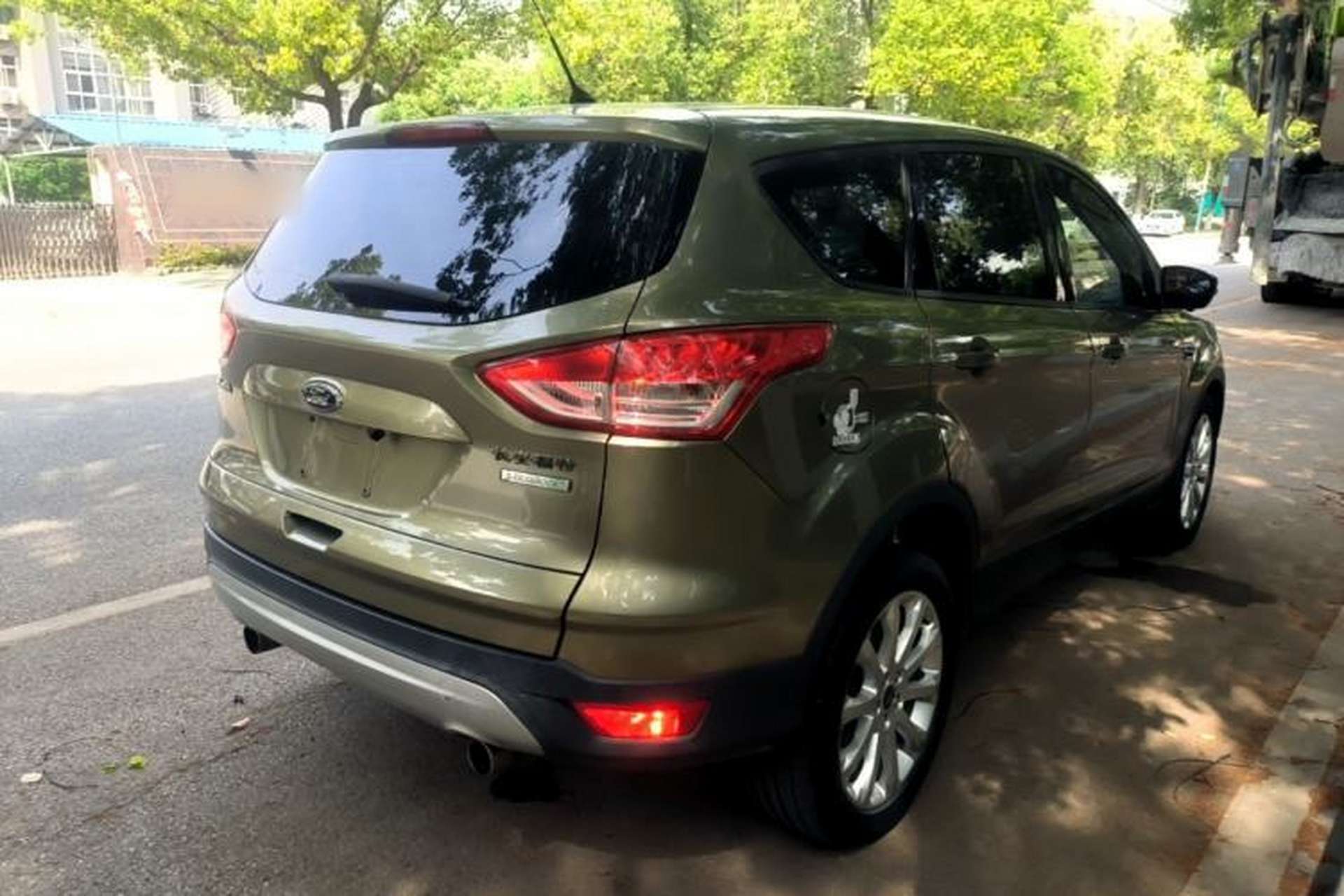 Used Ford Kuga 2015 1.5L GTDi Two-Wheel-Drive Comfort Model Rear Right 45 Deg