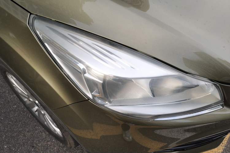 Used Ford Kuga 2015 1.5L GTDi Two-Wheel-Drive Comfort Model Right Front Headlight