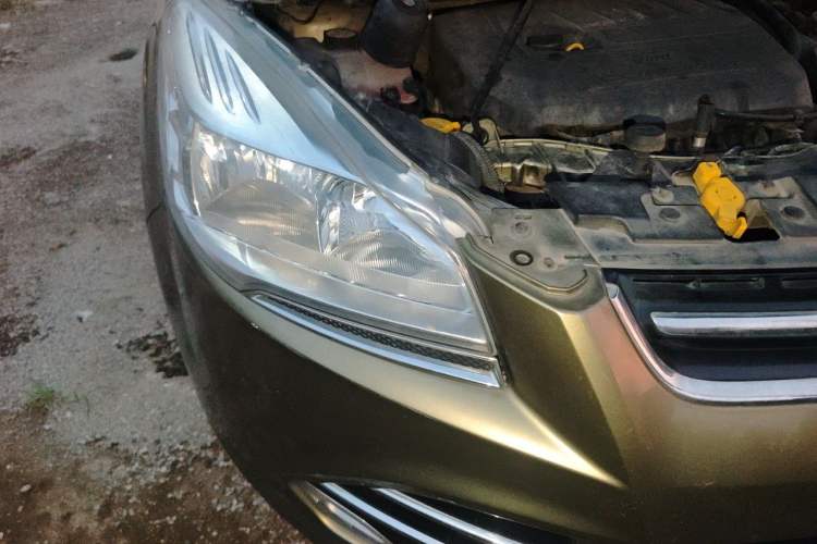 Used Ford Kuga 2015 1.5L GTDi Four-Wheel-Drive Elite Model Right Front Headlight