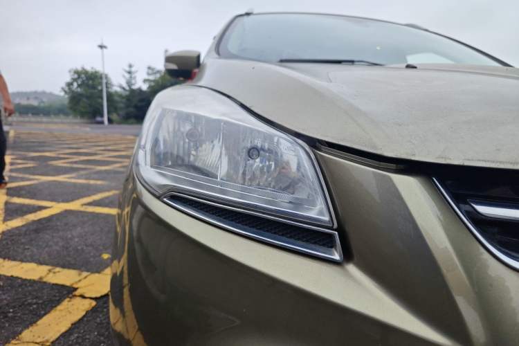 Used Ford Kuga 2015 1.5L GTDi Two-Wheel Drive Fashion Edition Right Front Headlight