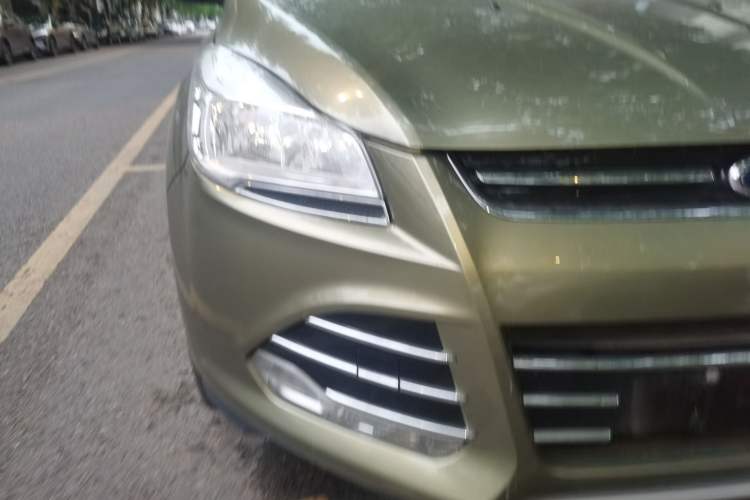 Used Ford Kuga 2015 1.5L GTDi Four-Wheel-Drive Elite Model Right Front Headlight