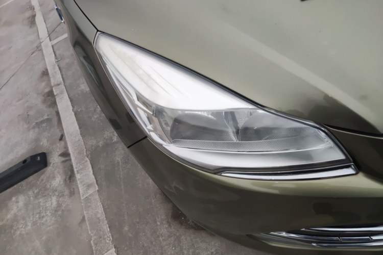 Used Ford Kuga 2015 1.5L GTDi Two-Wheel Drive Fashion Edition Right Front Headlight
