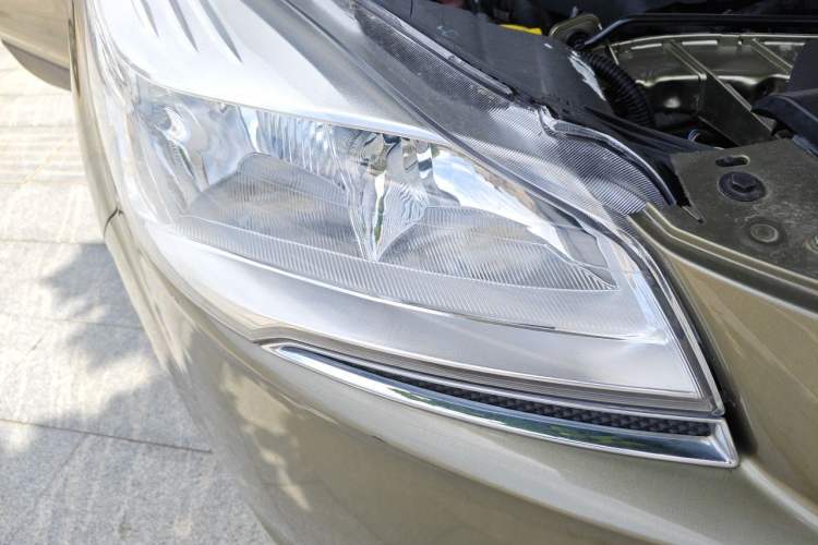 Used Ford Kuga 2015 1.5L GTDi Two-Wheel Drive Fashion Edition Right Front Headlight