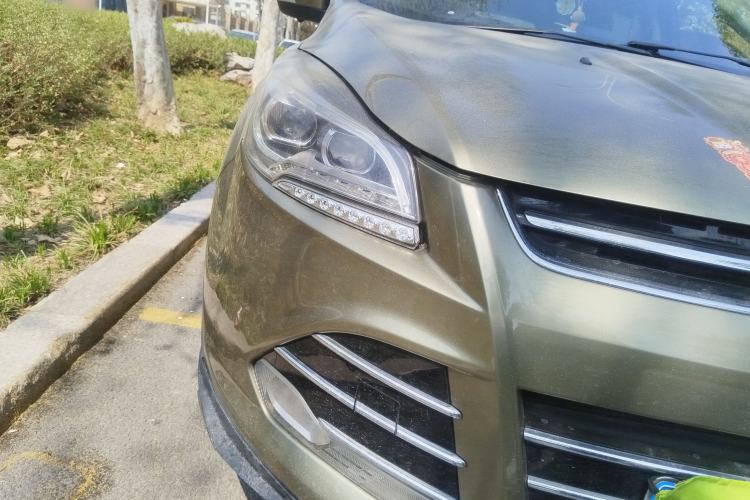 Used Ford Kuga 2015 1.5L GTDi Four-Wheel-Drive Elite Model Right Front Headlight