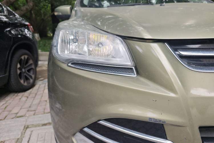 Used Ford Kuga 2015 1.5L GTDi Four-Wheel-Drive Elite Model Right Front Headlight