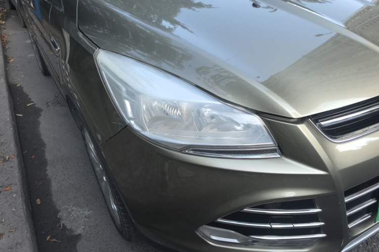 Used Ford Kuga 2015 1.5L GTDi Four-Wheel-Drive Elite Model Right Front Headlight