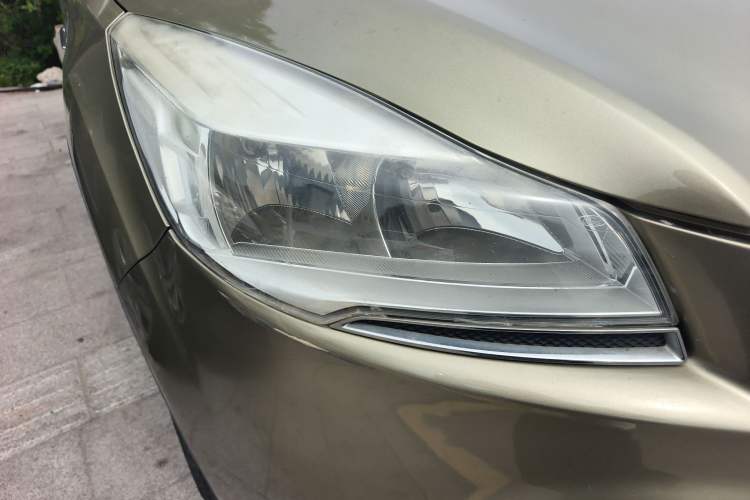 Used Ford Kuga 2015 1.5L GTDi Two-Wheel Drive Fashion Edition Right Front Headlight