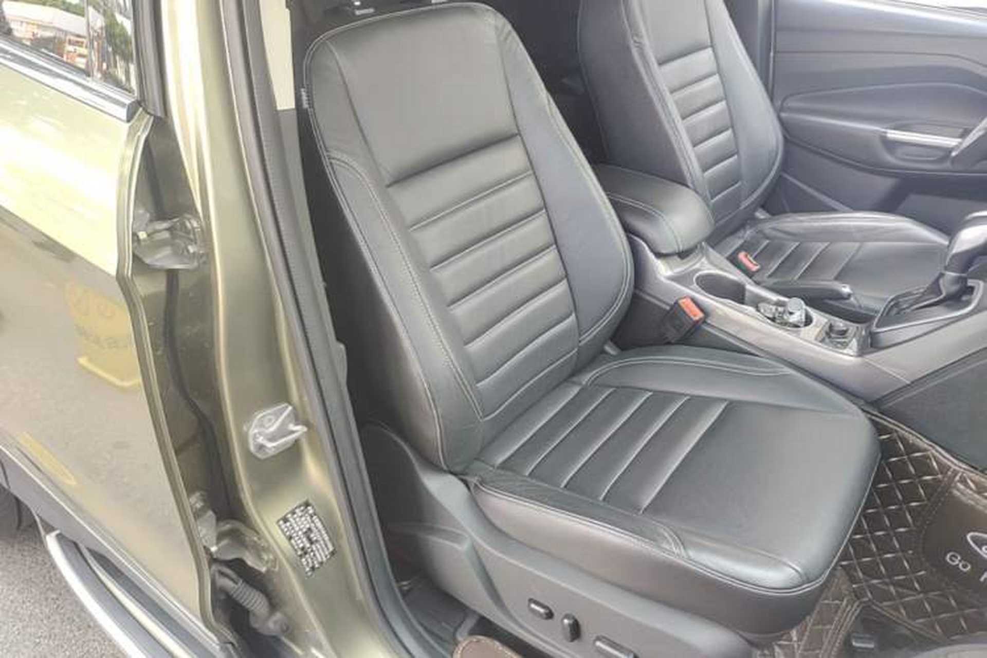 Used Ford Kuga 2015 2.0L GTDi Four-Wheel Drive Prestige Model Right Front Seat