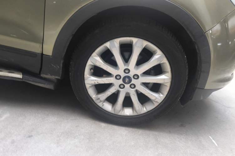 Used Ford Kuga 2015 1.5L GTDi Two-Wheel-Drive Comfort Model Right Front Wheel Hub