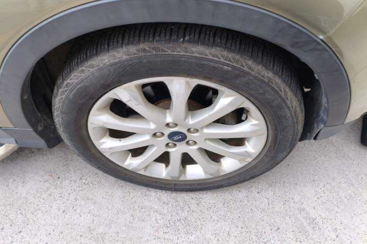 Used Ford Kuga 2015 1.5L GTDi Four-Wheel-Drive Elite Model Right Front Wheel Hub