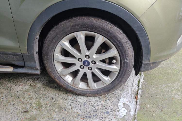 Used Ford Kuga 2015 1.5L GTDi Two-Wheel Drive Fashion Edition Right Front Wheel Hub