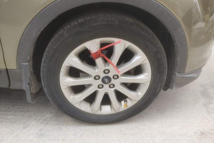 Used Ford Kuga 2015 1.5L GTDi Two-Wheel Drive Fashion Edition Right Front Wheel Hub