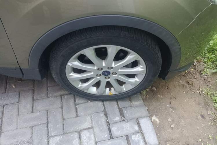 Used Ford Kuga 2015 1.5L GTDi Two-Wheel Drive Fashion Edition Right Front Wheel Hub